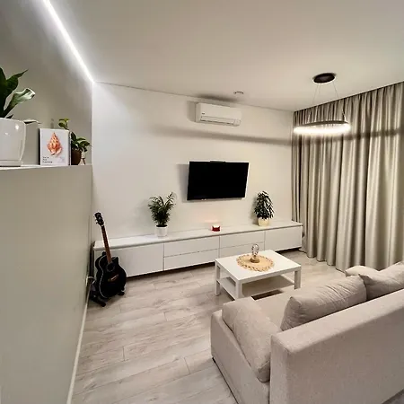 Apartment Cozy With Garden & Terrace In *