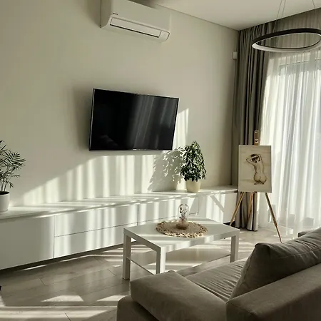Cozy With Garden & Terrace In